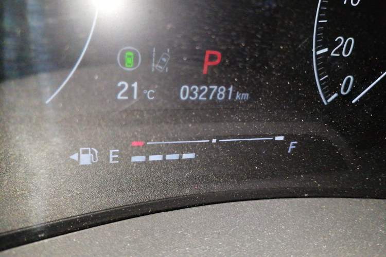 Used Honda Vezel 2023 1.5L CVT Tech Edition Odometer Close Up