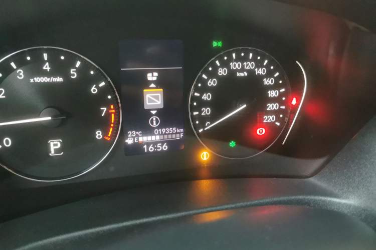 Used Honda Vezel 2023 1.5L CVT Elite Edition Odometer Close Up