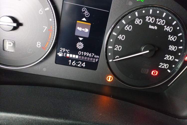 Used Honda Vezel 2023 1.5L CVT Elite Edition Odometer Close Up