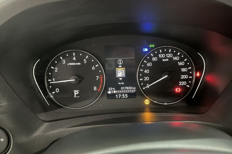 Used Honda Vezel 2023 1.5L CVT Elite Edition Odometer Close Up