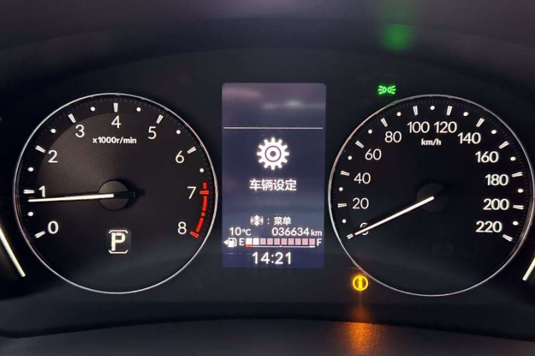 Used Honda Vezel 2023 1.5L CVT Elite Edition Odometer Close Up
