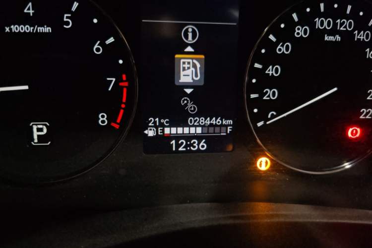 Used Honda Vezel 2023 1.5L CVT Elite Edition Odometer Close Up