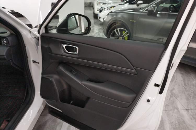 Used Honda Vezel 2023 1.5L CVT Elite Edition Right Front Door Interior