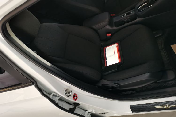 Used Honda Vezel 2023 1.5L CVT Elite Edition Right Front Seat