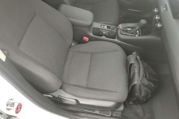 Used Honda Vezel 2023 1.5L CVT Elite Edition Right Front Seat