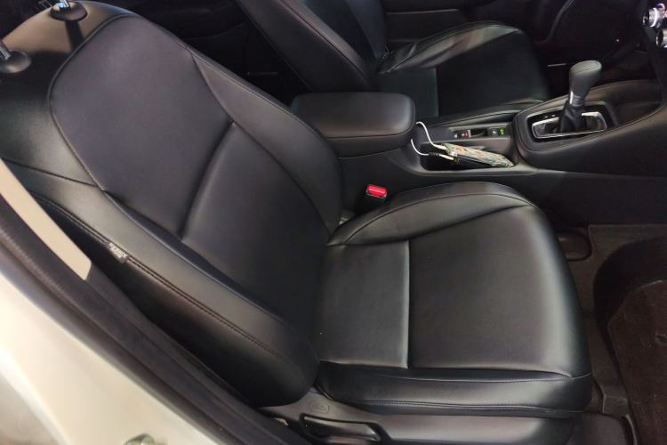 Used Honda Vezel 2023 1.5L CVT Elite Edition Right Front Seat