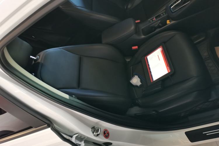 Used Honda Vezel 2023 1.5L CVT Elite Edition Right Front Seat