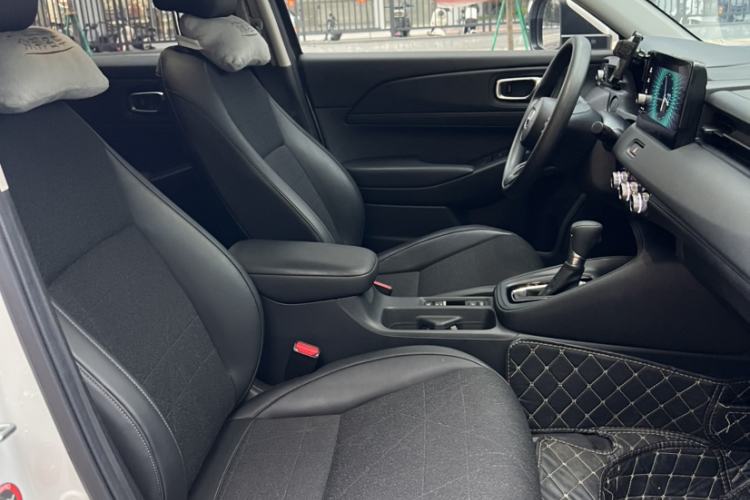 Used Honda Vezel 2023 1.5L CVT Tech Edition Right Front Seat