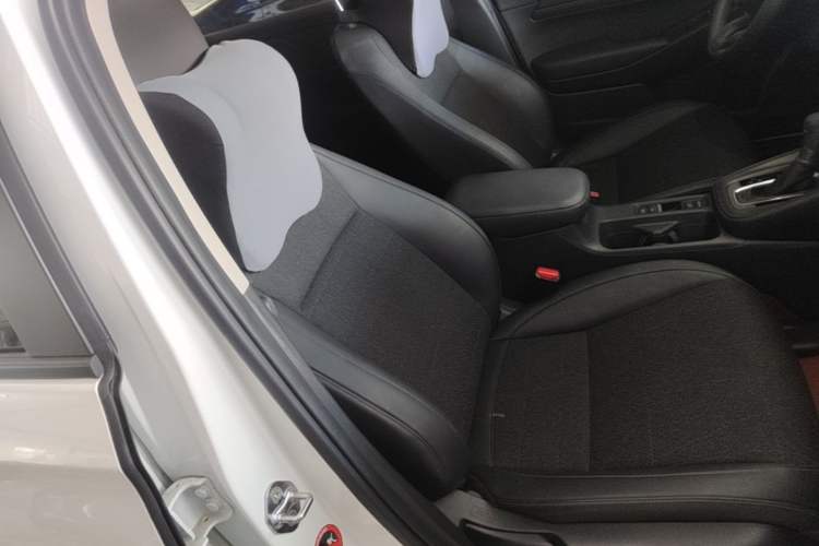 Used Honda Vezel 2023 1.5L CVT Tech Edition Right Front Seat