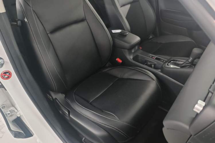 Used Honda Vezel 2023 1.5L CVT Elite Edition Right Front Seat