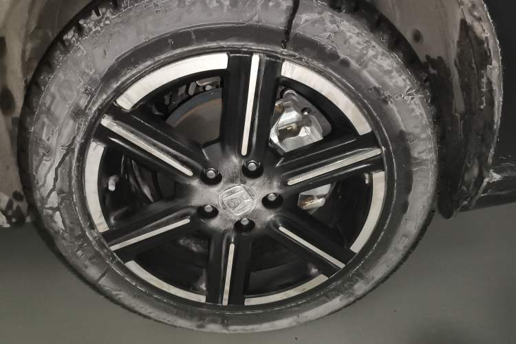 Used Honda Vezel 2023 1.5L CVT Tech Edition Right Front Wheel Hub