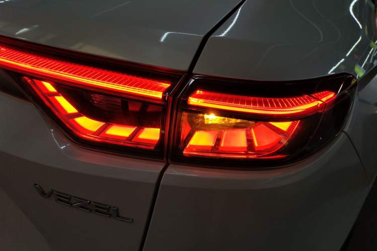 Used Honda Vezel 2023 1.5L CVT Elite Edition Right Rear Taillight