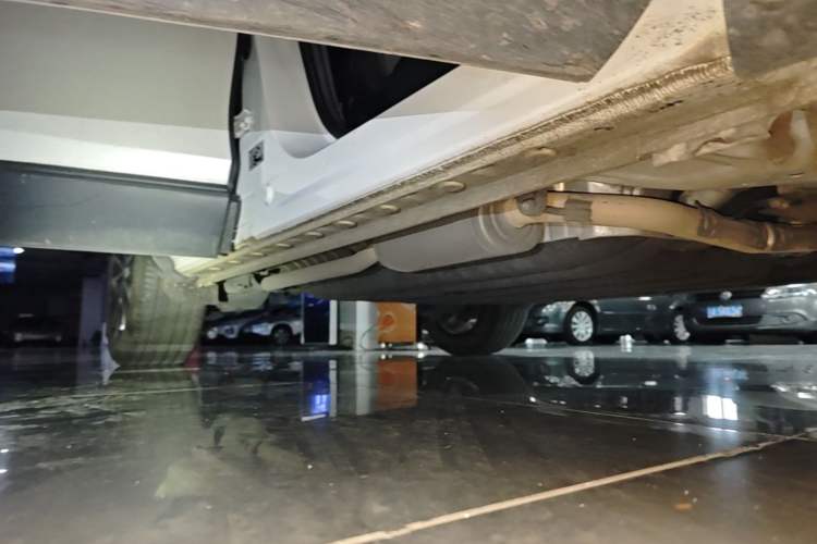 Used Honda Vezel 2023 1.5L CVT Luxury Edition Right Side Sill