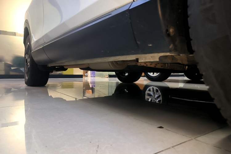 Used Honda Vezel 2023 1.5L CVT Elite Edition Right Side Sill