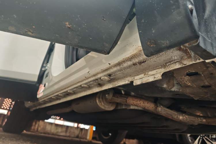 Used Honda Vezel 2023 1.5L CVT Tech Edition Right Side Sill