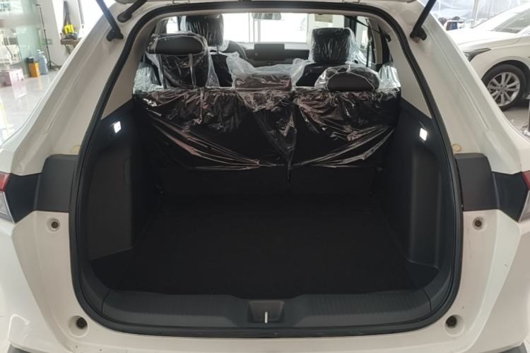 Used Honda Vezel 2023 1.5L CVT Tech Edition Trunk
