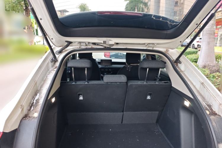 Used Honda Vezel 2023 1.5L CVT Elite Edition Trunk