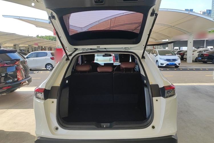 Used Honda Vezel 2023 1.5L CVT Elite Edition Trunk