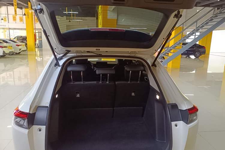 Used Honda Vezel 2023 1.5L CVT Tech Edition Trunk