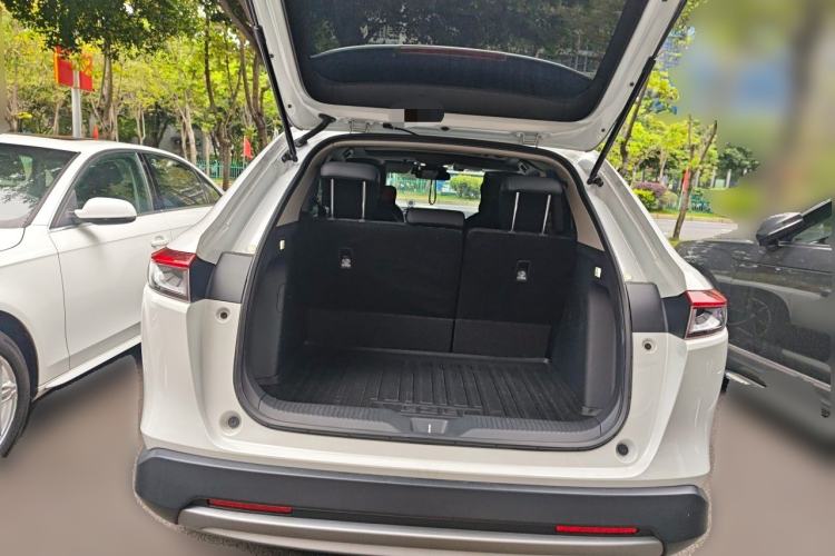 Used Honda Vezel 2023 1.5L CVT Tech Edition Trunk