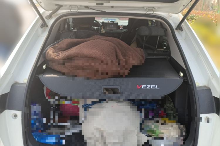 Used Honda Vezel 2023 1.5L CVT Elite Edition Trunk