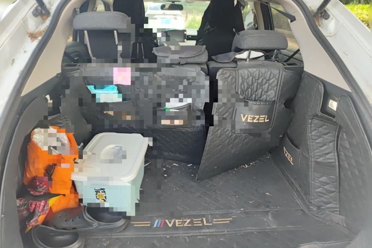 Used Honda Vezel 2023 1.5L CVT Elite Edition Trunk