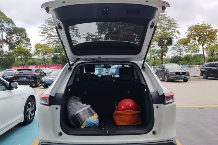 Used Honda Vezel 2023 1.5L CVT Elite Edition Trunk