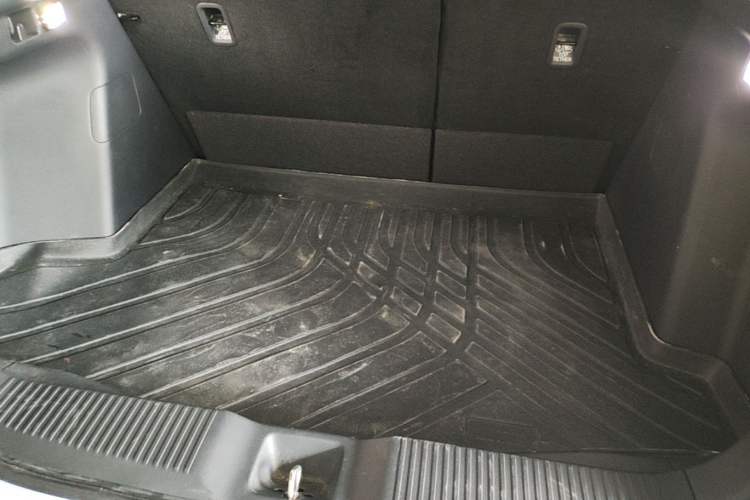 Used Honda Vezel 2023 1.5L CVT Elite Edition Trunk