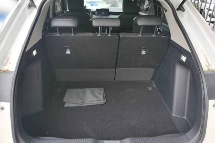 Used Honda Vezel 2023 1.5L CVT Pioneer Edition Trunk