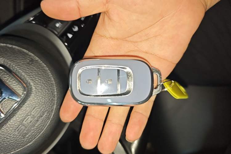 Used Honda Vezel 2023 1.5L CVT Luxury Edition Vehicle Key