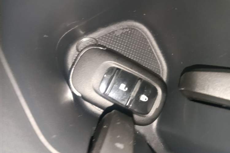 Used Honda Vezel 2023 1.5L CVT Elite Edition Vehicle Key