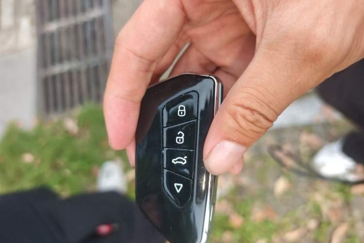 Used Honda Vezel 2023 1.5L CVT Tech Edition Vehicle Key