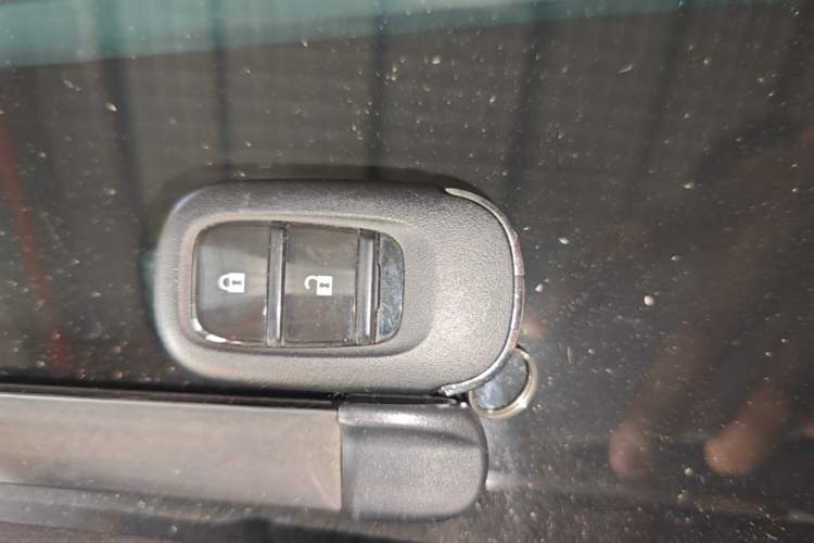 Used Honda Vezel 2023 1.5L CVT Elite Edition Vehicle Key