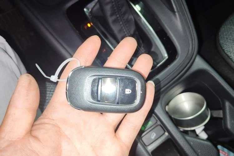 Used Honda Vezel 2023 1.5L CVT Elite Edition Vehicle Key