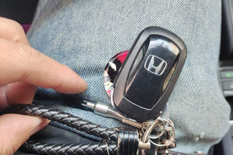Used Honda Vezel 2023 1.5L CVT Elite Edition Vehicle Key