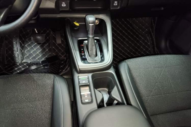 Used Honda Vezel 2025 1.5L CVT Comfort Edition Gear Lever