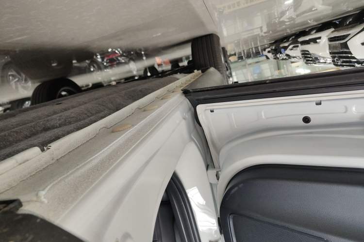 Used Honda Vezel 2025 1.5L CVT Comfort Edition Left Side Sill