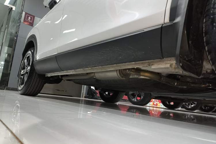 Used Honda Vezel 2025 1.5L CVT Comfort Edition Right Side Sill