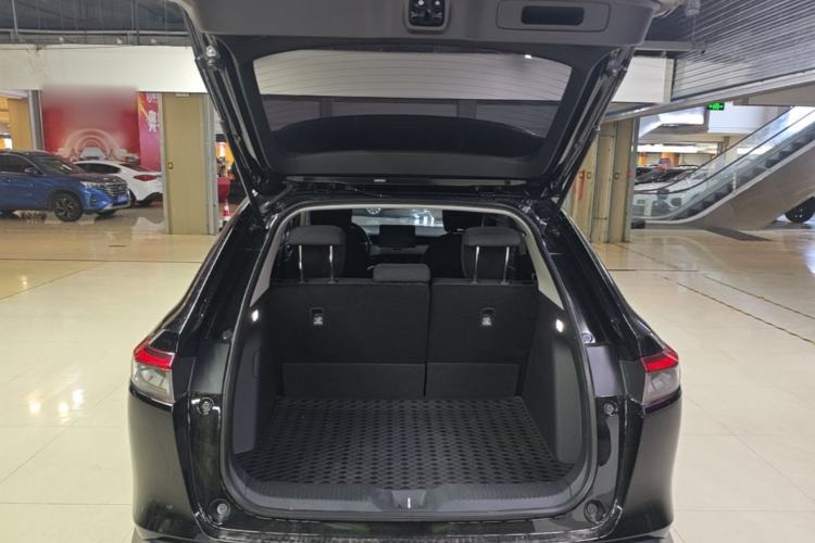 Used Honda Vezel 2026 Model 1.5L CVT Elite Edition Trunk
