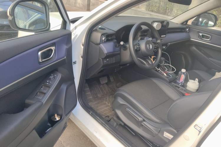 Used Honda Vezel 2026 Model 1.5L CVT Pioneer Edition Driver Seat