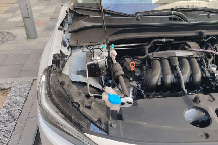 Used Honda Vezel 2026 Model 1.5L CVT Pioneer Edition Engine Bay Right