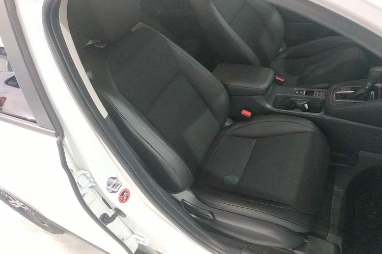 Used Honda Vezel 2026 Model 1.5L CVT Pioneer Edition Right Front Seat