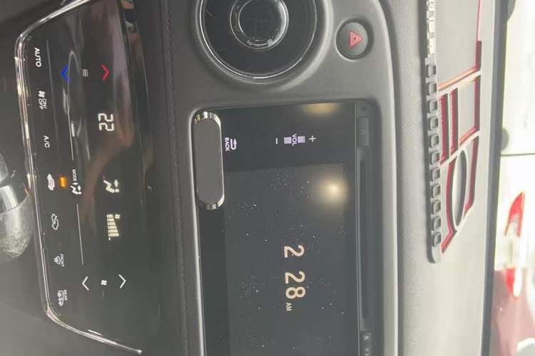 Used Honda XR-V 2015 1.8L VTi CVT Luxury Edition Audio And AC Panel