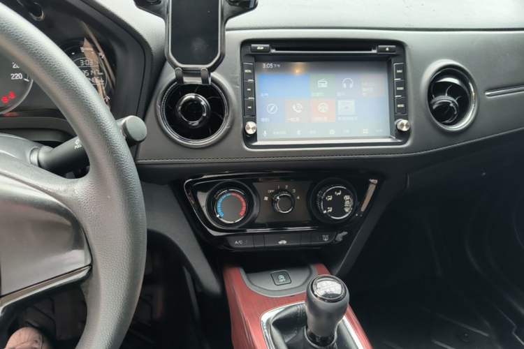Used Honda XR-V 2015 1.8L EXi Manual Comfort Edition Audio And AC Panel