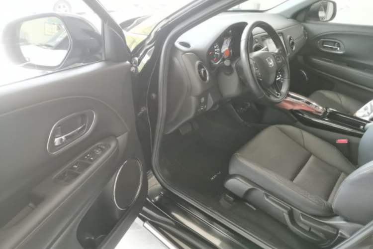 Used Honda XR-V 2015 1.8L VTi CVT Luxury Edition Driver Seat