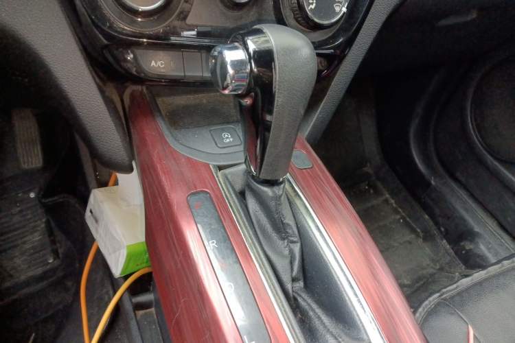 Used Honda XR-V 2015 1.8L EXi CVT Comfort Version Gear Lever