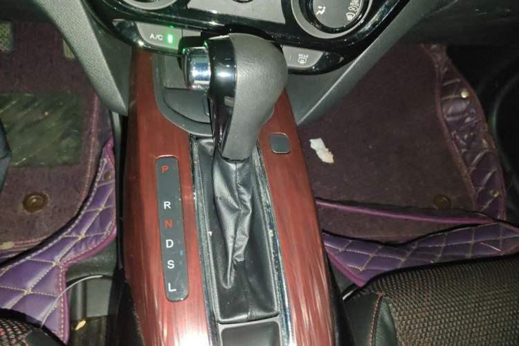 Used Honda XR-V 2015 1.8L EXi CVT Comfort Version Gear Lever