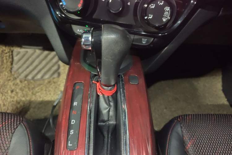 Used Honda XR-V 2015 1.8L EXi CVT Comfort Version Gear Lever