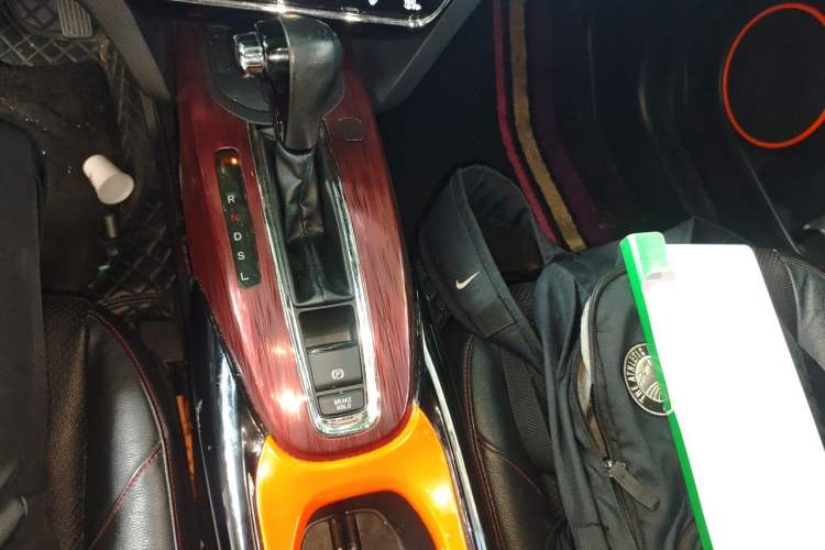 Used Honda XR-V 2015 1.8L VTi CVT Luxury Edition Gear Lever