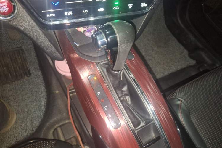 Used Honda XR-V 2015 1.8L VTi CVT Luxury Edition Gear Lever
